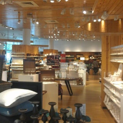 Photo taken at Crate &amp; Barrel by Robert Dwight C. on 1/5/2013