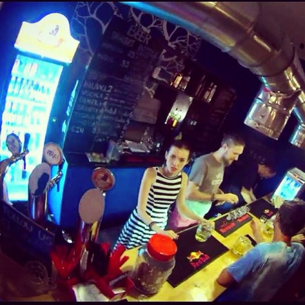 รูปภาพถ่ายที่ Tubo bar โดย Kate A. เมื่อ 9/10/2014