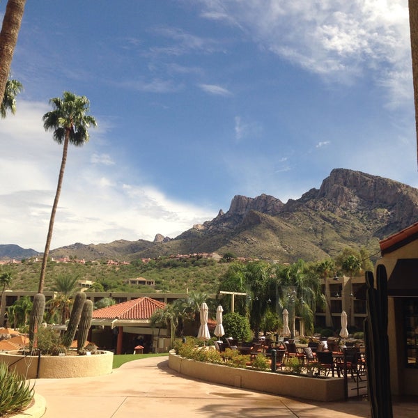 Foto tomada en Hilton Tucson El Conquistador Golf &amp; Tennis Resort  por Lyric C. el 10/17/2015