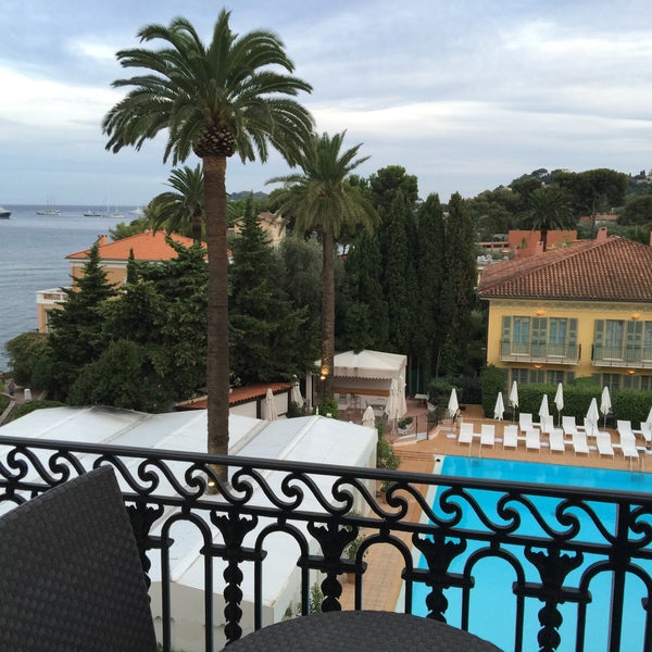 Photo prise au Hotel Royal-Riviera par Bm T. le9/14/2015