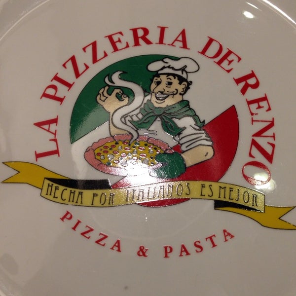 รูปภาพถ่ายที่ La Pizzeria de Renzo โดย Mario D. เมื่อ 10/31/2013