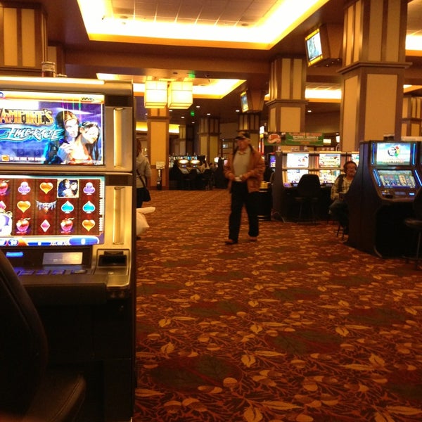 Foto tirada no(a) Jackson Rancheria Casino Resort por Bobby D. em 11/7/2013