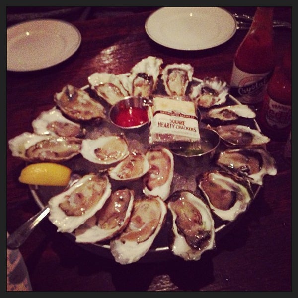 Pearl Dive Oyster Palace Seafood Restaurant in Logan Circle Shaw