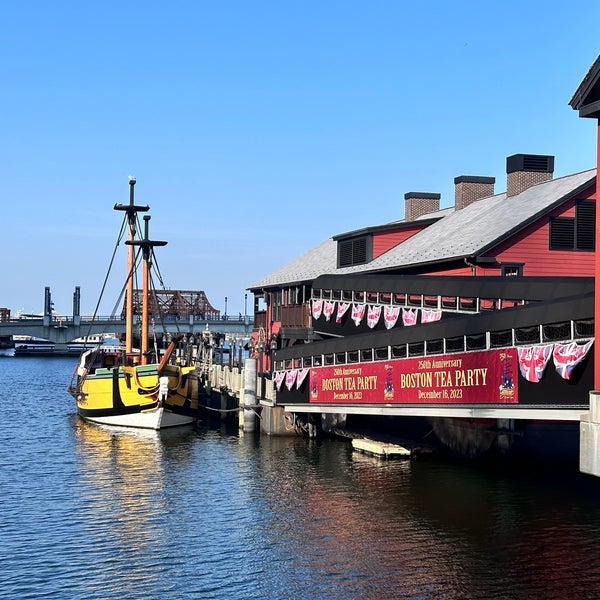 รูปภาพถ่ายที่ Boston Tea Party Ships and Museum โดย Rahul K. เมื่อ 9/4/2023