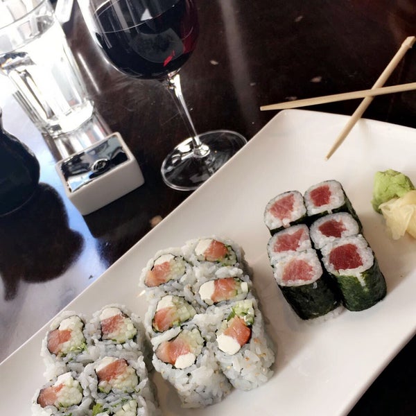 Fin's Sushi Sushi Restaurant in Kenmore