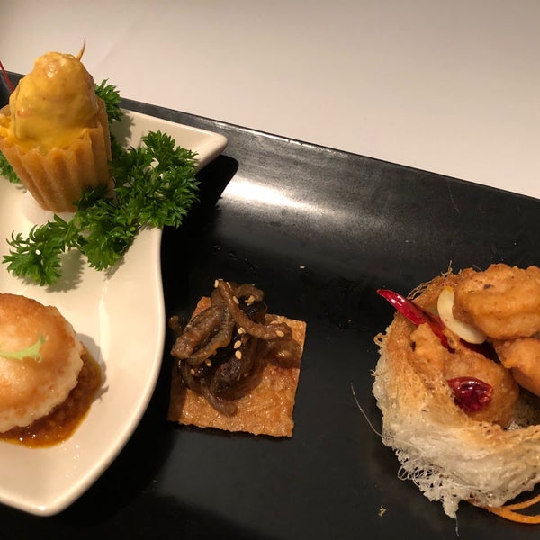 Foto scattata a Min Jiang Chinese Restaurant da Andrew S. il 5/1/2018