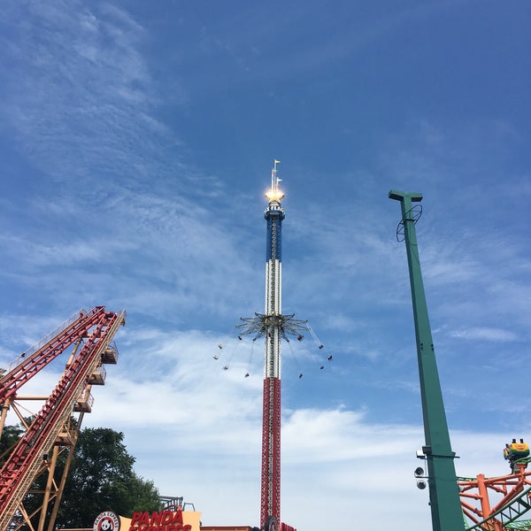 Photo taken at Six Flags New England by Wanderson K. on 8/2/2018