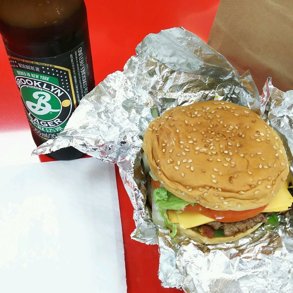 Photo taken at Five Guys by imyme k. on 2/22/2017