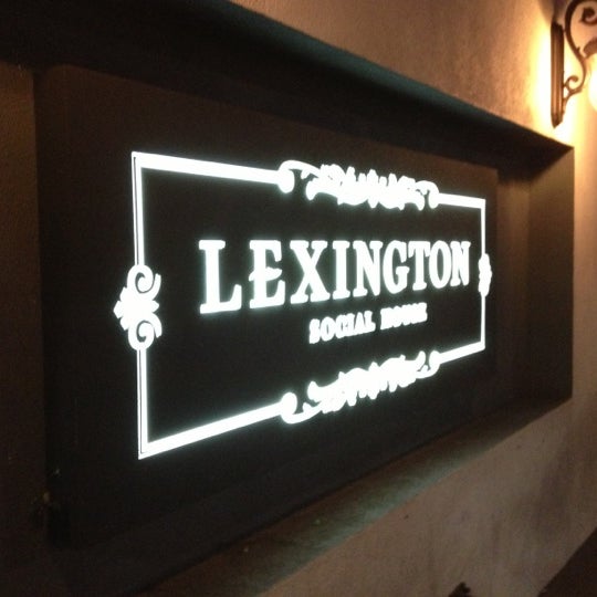 10/3/2012 tarihinde Billy B.ziyaretçi tarafından Lexington Social House'de çekilen fotoğraf