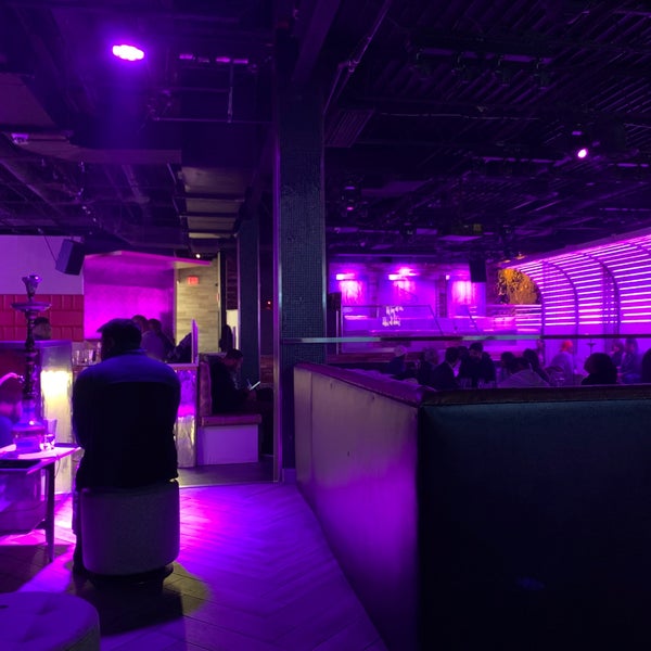 Foto tirada no(a) DarNa Restaurant and Lounge por Abdulelah B. em 11/16/2019