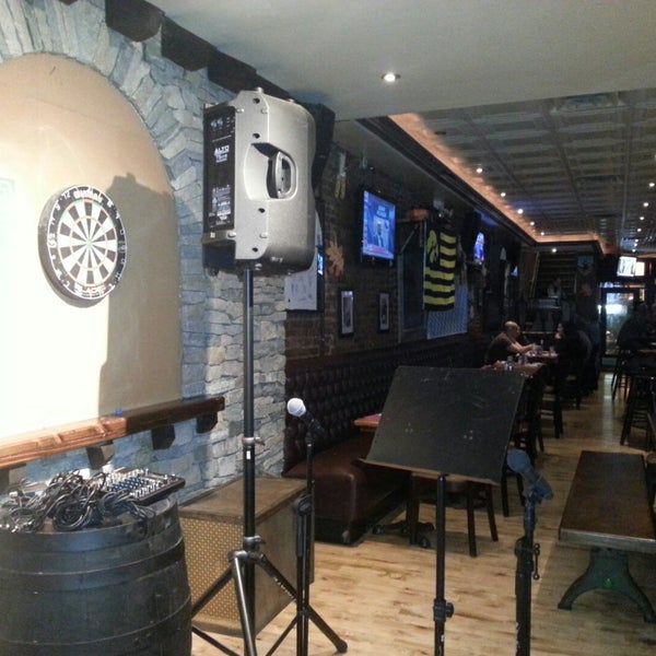11/5/2014 tarihinde Dan C.ziyaretçi tarafından Quinn&#39;s Bar &amp; Grill'de çekilen fotoğraf