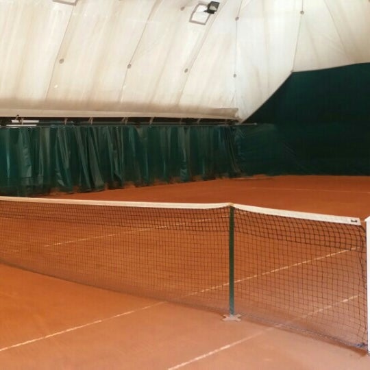 Foto scattata a Tennis Club Mariano Comense da Christian C. il 10/11/2015