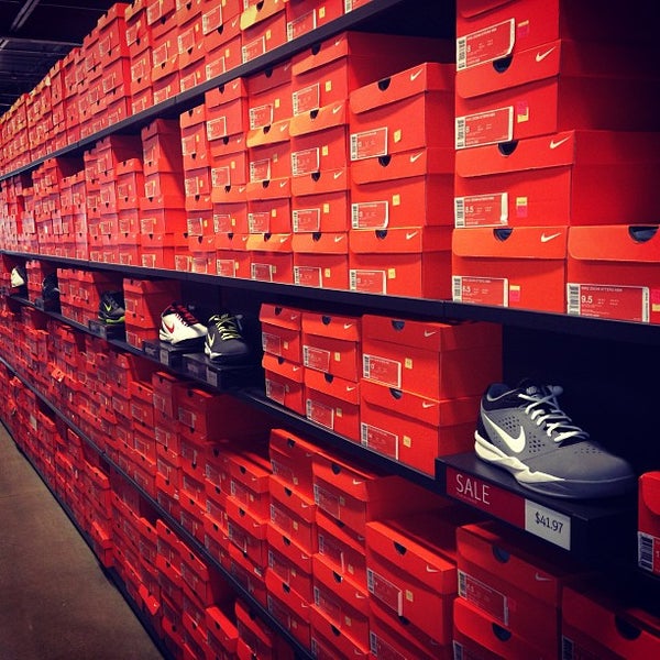 Nike Factory Store - 4 tips from 693 visitors
