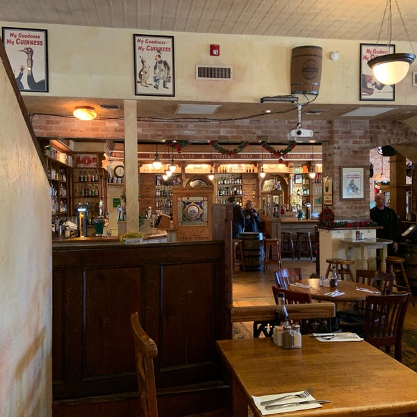 Best guineas outside Ireland, amazing Irish dishes. Wonderful staff. Extensive whiskey menu. Weekend brunch. My favorite fish and chips in the 48 states