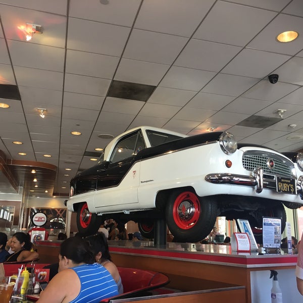 Photo taken at Ruby&#39;s Diner by Tanja J. on 9/2/2017