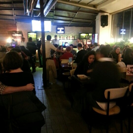 รูปภาพถ่ายที่ Arasta Bar &amp; Restaurant โดย Mert เมื่อ 2/1/2013