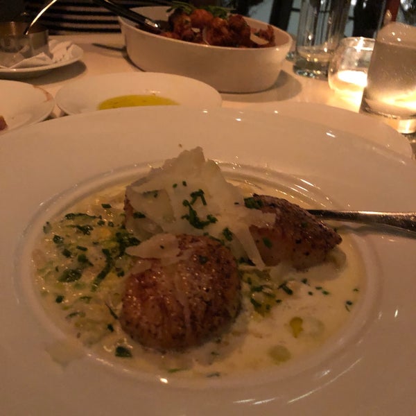 Photo taken at L&#39;Albatros Brasserie &amp; Bar by Gregory W. on 1/18/2019