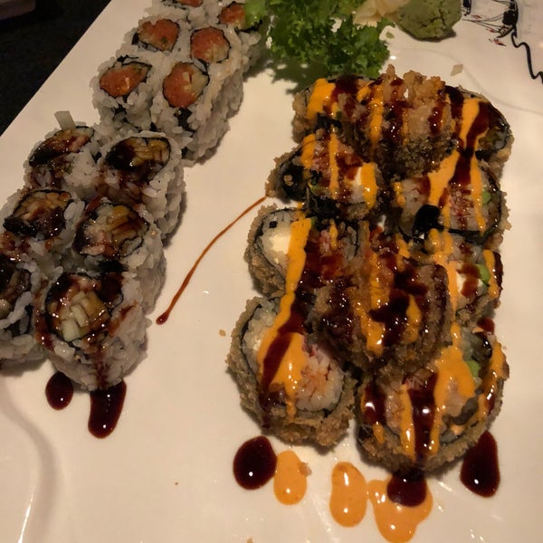 Foto diambil di Shinto Japanese Steakhouse &amp; Sushi Bar oleh Gregory W. pada 10/21/2018