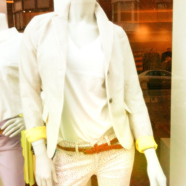 GAP Clothing Store in Westlake