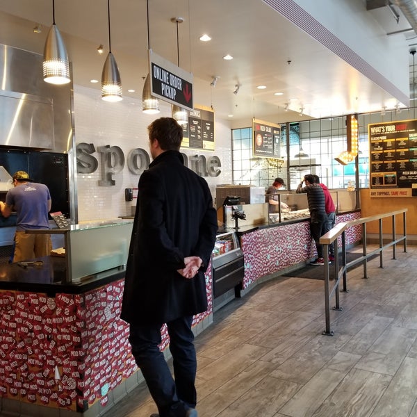 Mod Pizza Pizza Place in Riverside