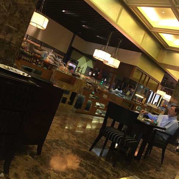 10/8/2016 tarihinde Faisal A.ziyaretçi tarafından Baharat Restaurant - Le Meridien Hotel'de çekilen fotoğraf
