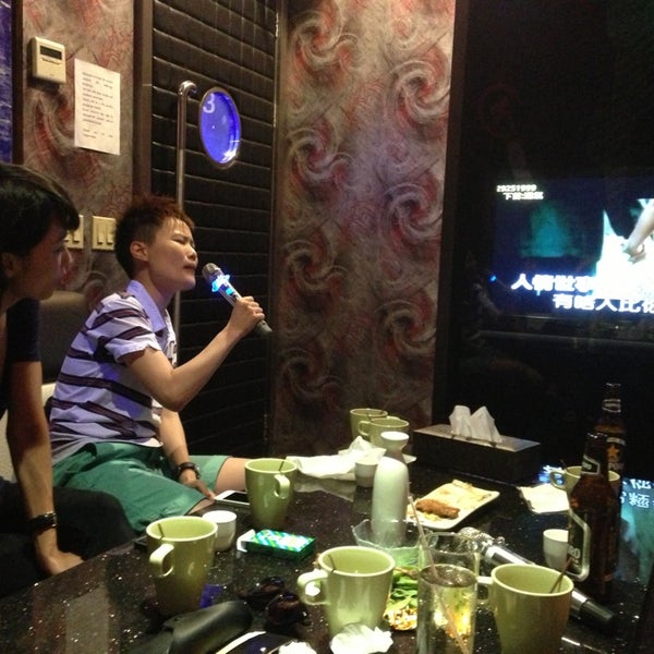 8/25/2013にTeresa L.がK-One Karaokeで撮った写真