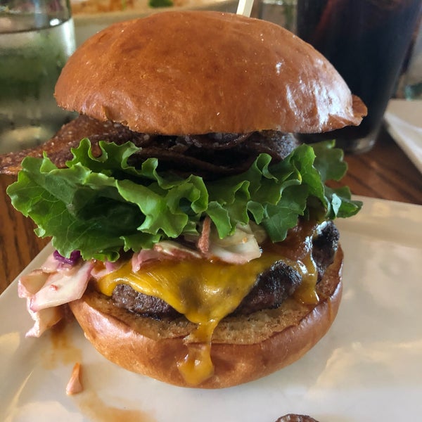 8/1/2019にAbdulazizがPono Burgerで撮った写真