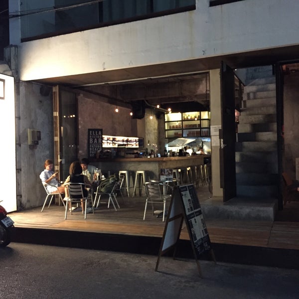 3/2/2015에 n님이 ELLA Bar, Bistro &amp; Bed에서 찍은 사진