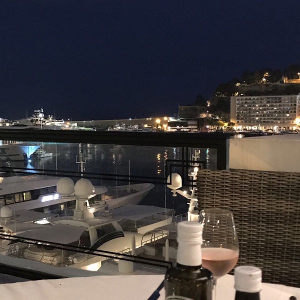 6/24/2017 tarihinde Alexander Y.ziyaretçi tarafından La Marée Monaco'de çekilen fotoğraf