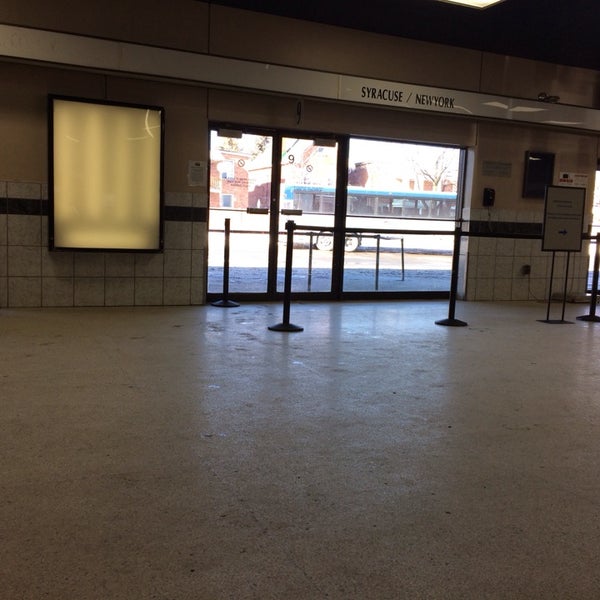 Foto tirada no(a) Ottawa Central Station por Chris T. em 2/16/2014