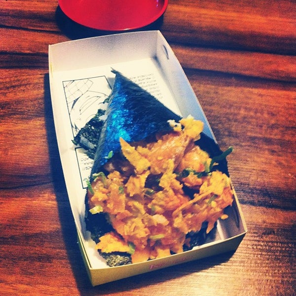 รูปภาพถ่ายที่ Kyodo Sushi โดย Marcelo L. เมื่อ 11/20/2012