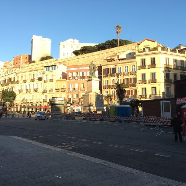 Piazza Yenne Cagliari, Sardegna
