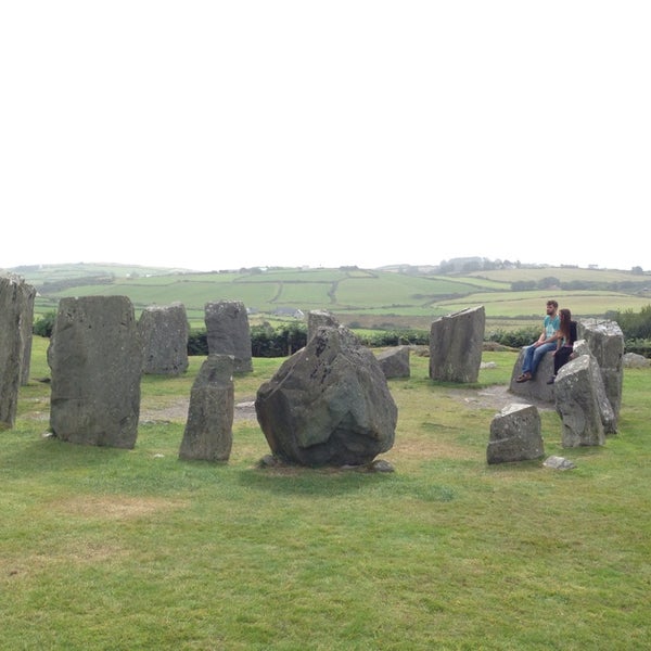 Building the stone circle would