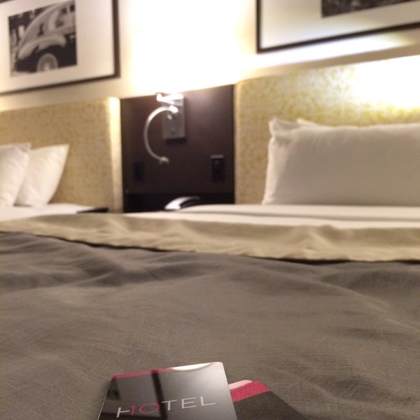 2/16/2014 tarihinde Eric A.ziyaretçi tarafından Hotel 10'de çekilen fotoğraf