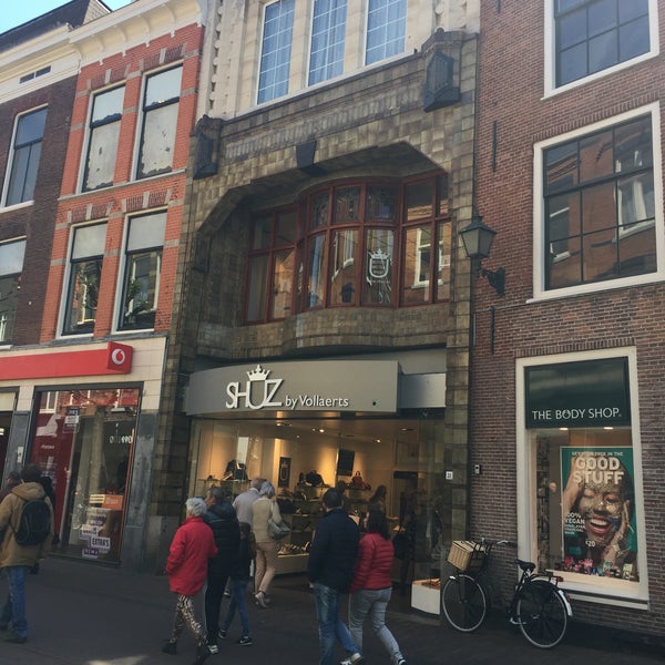 Shuz By Vollaerts Shoe Store in Centrum