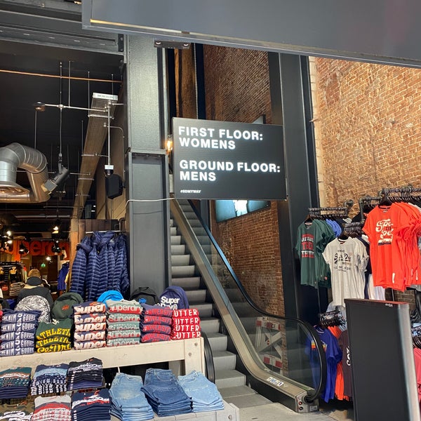 Superdry - Clothing Store in Kuip