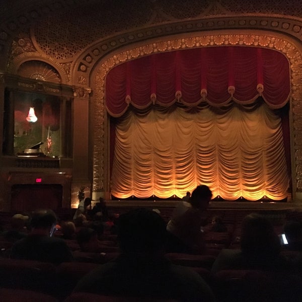 รูปภาพถ่ายที่ The Byrd Theatre โดย Jonathan R. เมื่อ 12/30/2015