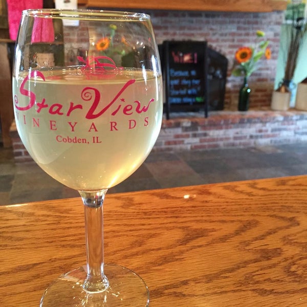 Foto tomada en StarView Vineyards  por Regina M. el 7/21/2015