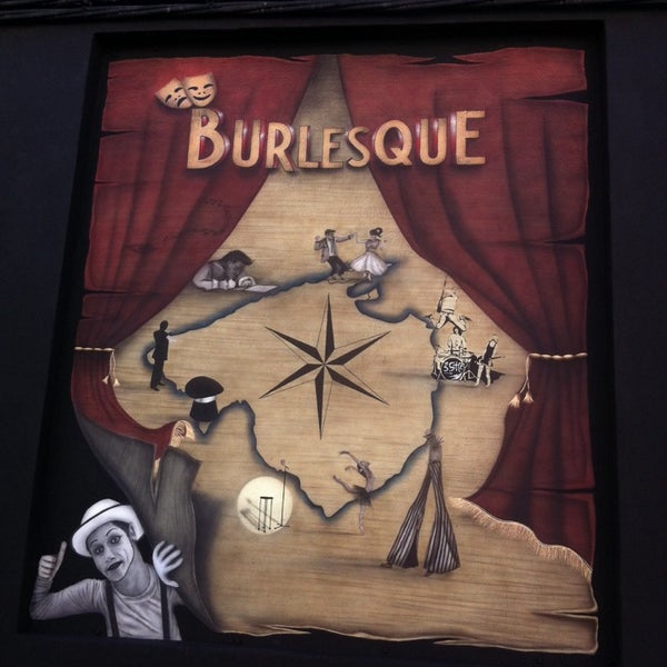 รูปภาพถ่ายที่ Teatro Burlesque โดย Jose maria M. เมื่อ 10/25/2013