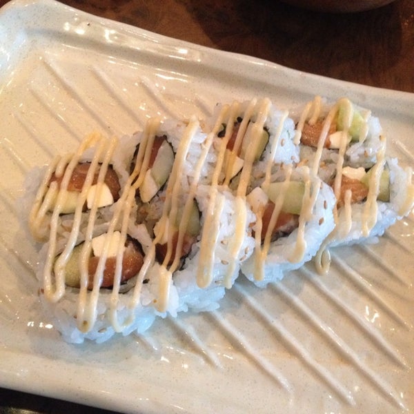 9/19/2013 tarihinde Jessie S.ziyaretçi tarafından Sushi Koma'de çekilen fotoğraf