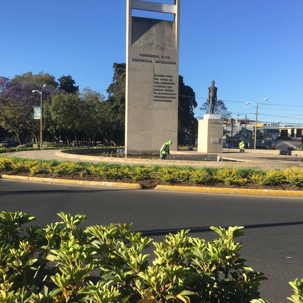 Avenida De Las Americas Road