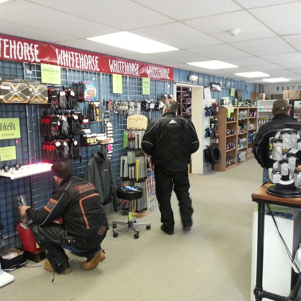 Whitehorse Gear Miscellaneous Shop in Center Conway
