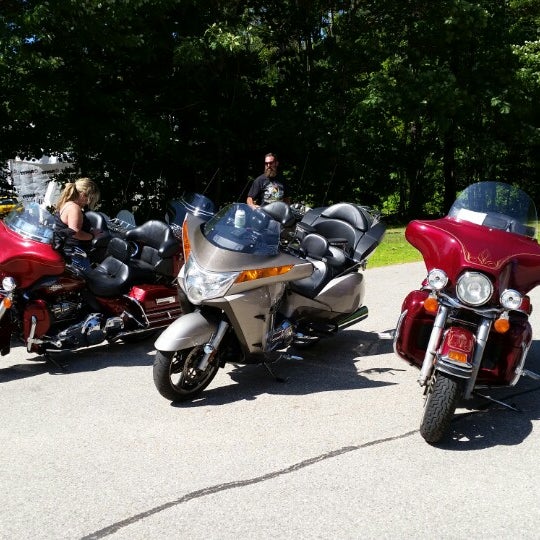 Whitehorse Gear Miscellaneous Shop in Center Conway