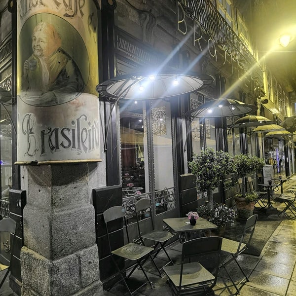 4/12/2022 tarihinde Carlos G.ziyaretçi tarafından Café A Brasileira'de çekilen fotoğraf