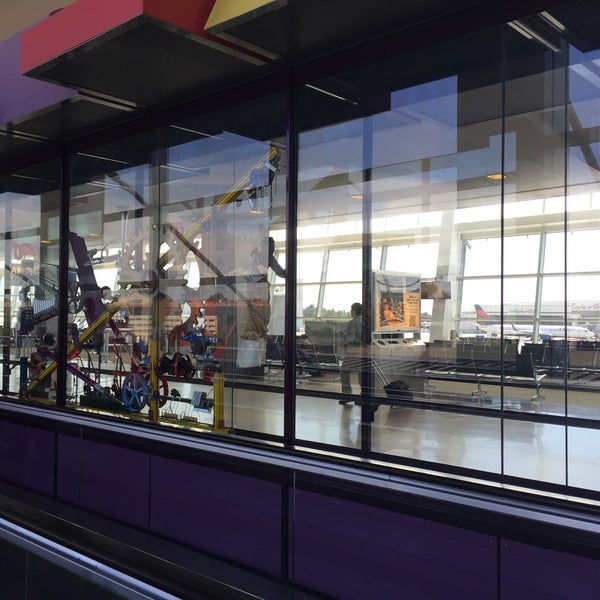 Photo taken at Seattle-Tacoma International Airport (SEA) by Ursula on 7/15/2015