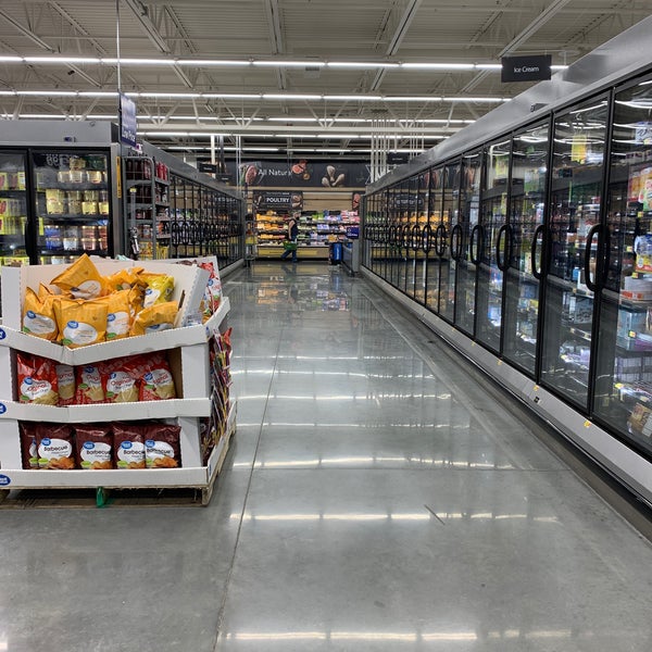 Walmart Neighborhood Market Grocery Store in Boynton Beach