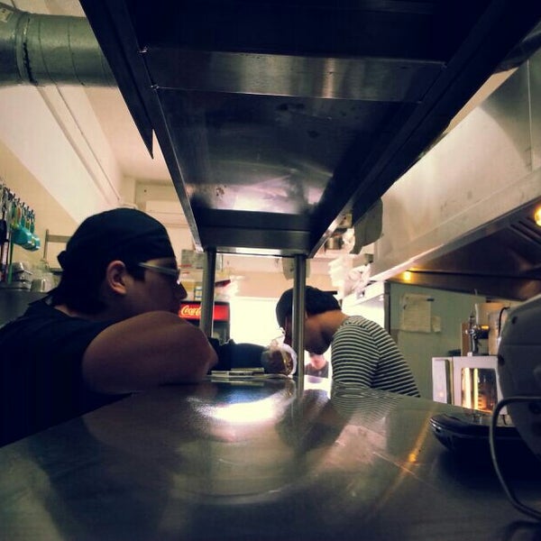 Foto diambil di Chef Herrera oleh Isaac O. pada 11/3/2013