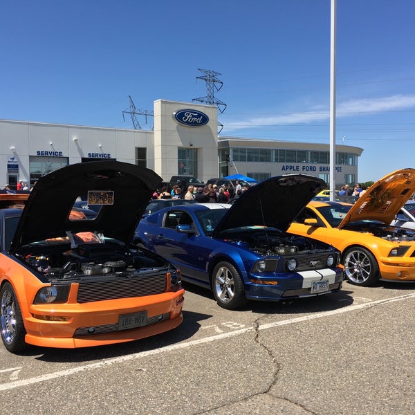 Apple Ford Shakopee Car Dealership
