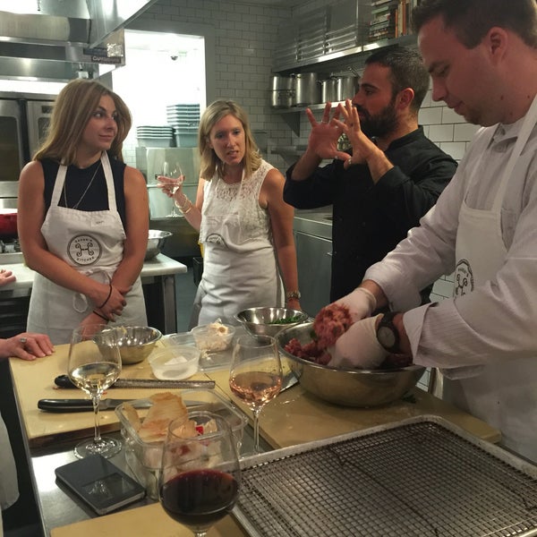 8/3/2016 tarihinde Ben C.ziyaretçi tarafından Haven&#39;s Kitchen'de çekilen fotoğraf