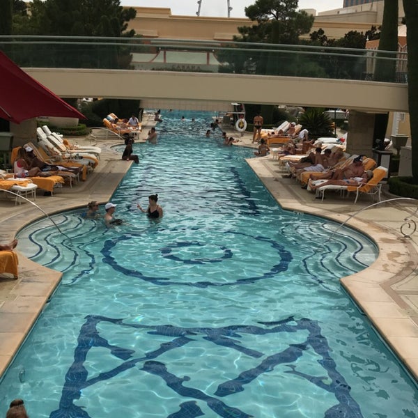 Photo taken at Wynn Las Vegas Pool by Mishari Manso  ✈️ on 8/29/2018